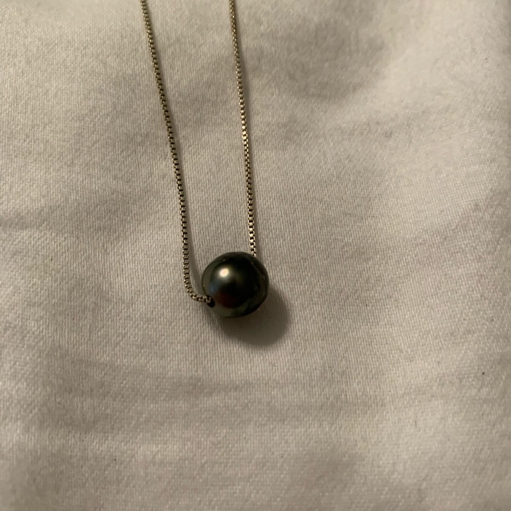 Genuine pearl necklace